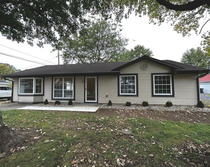 1209 Vine Street, Lapel