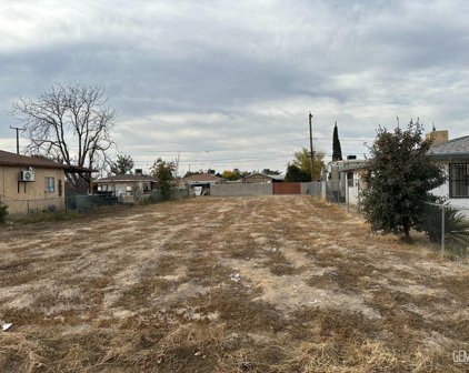 709 Dover, Delano