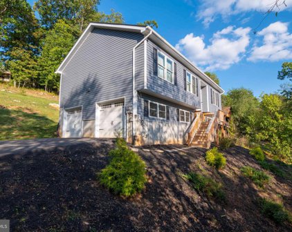 224 W Criser Rd, Front Royal