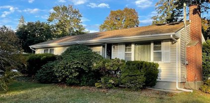 615 Deep Hole Drive, Mattituck