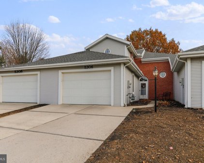 5306 Fairway Drive West W, Fayetteville