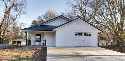 1004 Doll Ave, Maryville