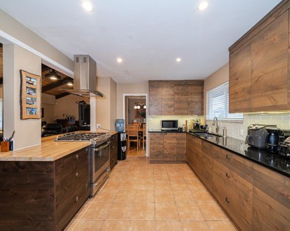 6671 Woodvale Crescent, Burnaby
