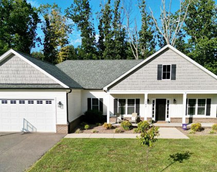 1240 Gladden Circle, Forest