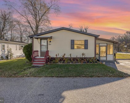 801 Leswood Ct, Dundalk