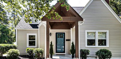 2405 W Friendly Avenue, Greensboro