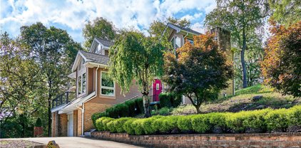 512 Argonne Boulevard, Ellwood City - Law
