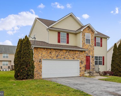 102 Mango St, Martinsburg