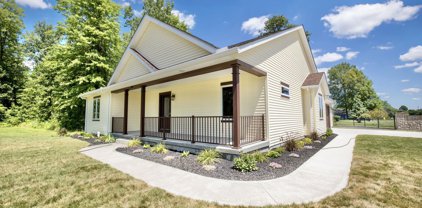 210 Sycamore Drive, Lakeview