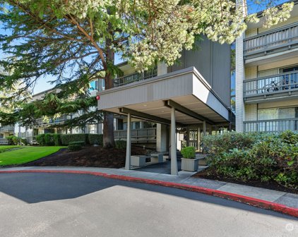 2500 81st Avenue SE Unit #326, Mercer Island