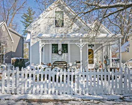 204 E Madison St, La Grange