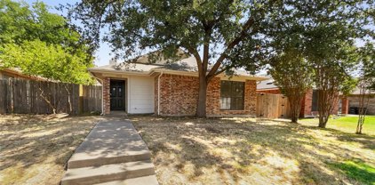 7328 Blackthorn  Drive, Fort Worth