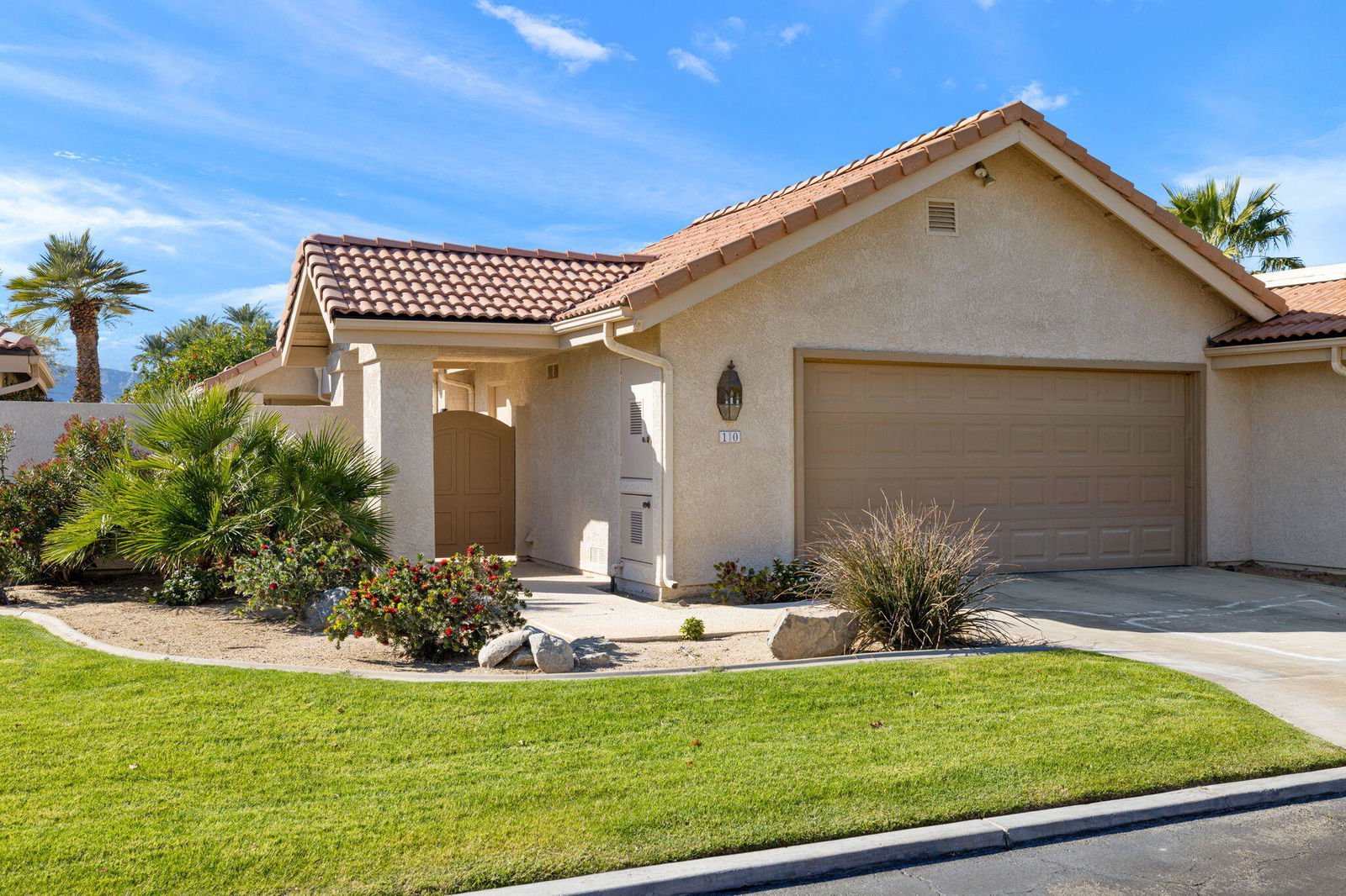 10 Bonita Lane, Palm Desert, 92260