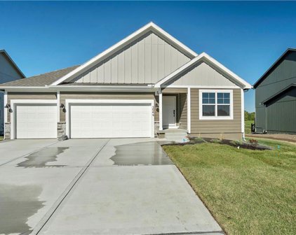 3433 SE Corbin Drive, Lee's Summit