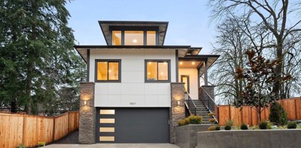 19517 32nd Avenue NE, Lake Forest Park