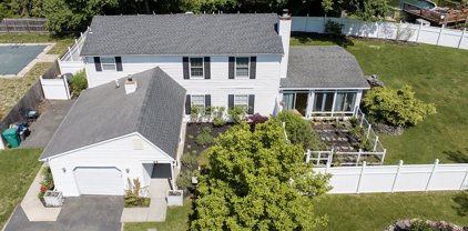 65 Hedgewood Road, Howell