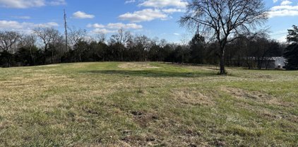 813 Coles Ferry Rd, Gallatin