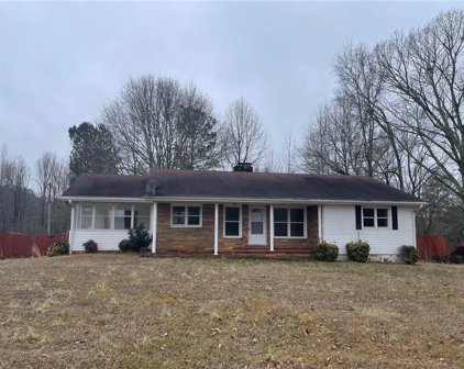 7349 Bates Drive, Cumming