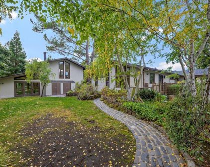 43 Los Charros LN, Portola Valley