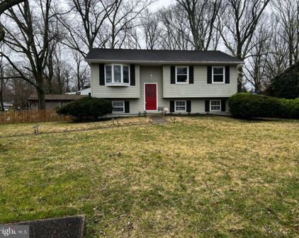 447 Manor Rd, Arnold