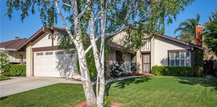 27554 Falling Star Lane, Saugus
