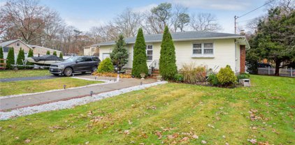 81 Queen Road, Mastic Beach