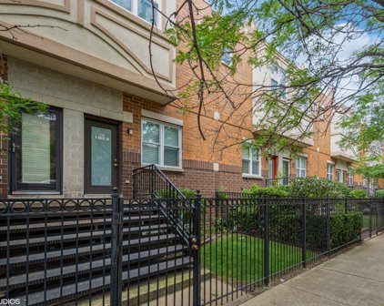 7256 N Rogers Avenue, Chicago