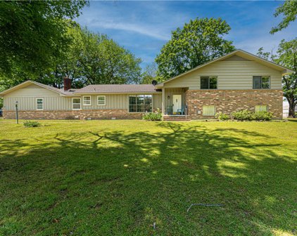 1869 N Center  Street, Elkins