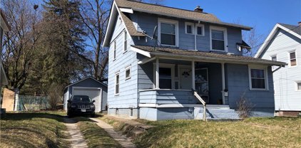 2527 Coventry Boulevard NE, Canton