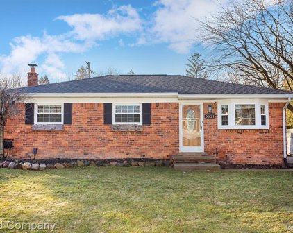 5621 CLEARY, Waterford Twp