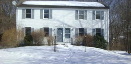15-17 Crestwood Dr., Northborough