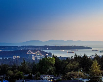 405 Montroyal Boulevard, North Vancouver
