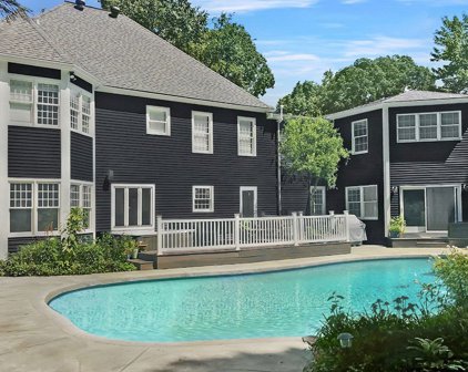35 Wedgewood Drive, Hopkinton