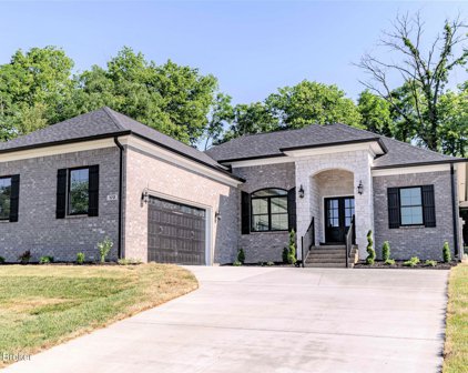 172 Cherokee Dr, Shelbyville