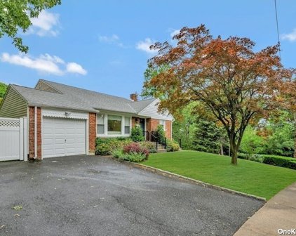 24 Hill Drive, Oyster Bay