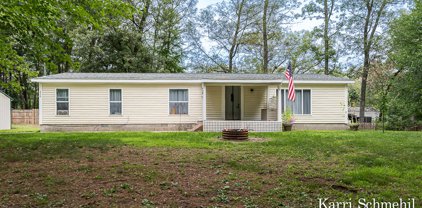 226 E Forest Park Road, Twin Lake
