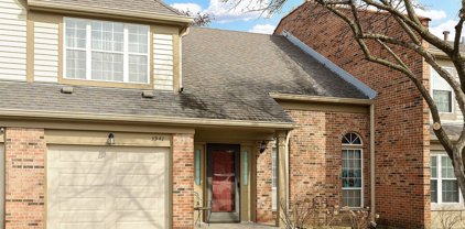 3941 Newport Way Unit #3941, Arlington Heights