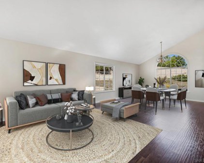944 Ora Avo Dr, Vista