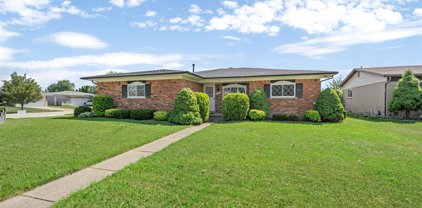 3554 S Marcc, Sterling Heights
