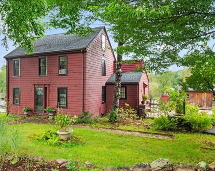 1083 Main St, Woburn