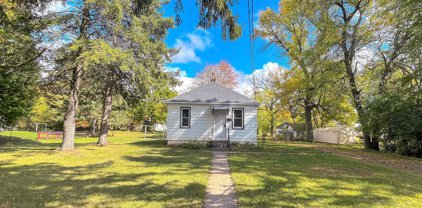 639 Dickey Avenue S, Amery