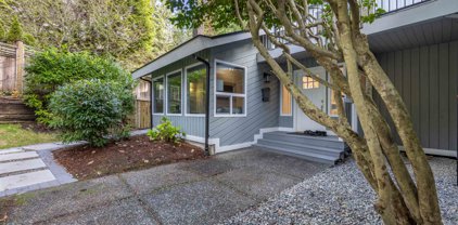 5578 Woodpecker Place, North Vancouver
