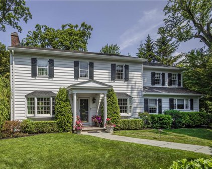 2 Studio Lane, Eastchester