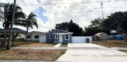 4622 Sw 23rd St, West Park