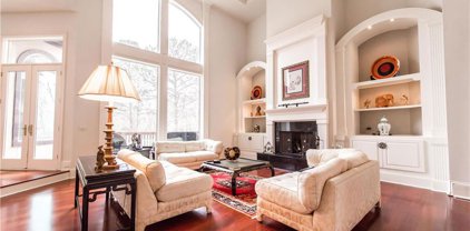 755 Valley Summit Drive, Roswell