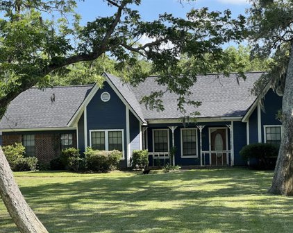 208 Coleman Drive, Angleton