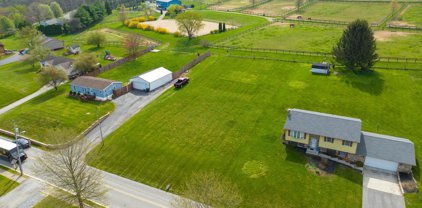 58 W Maple St, Seven Valleys