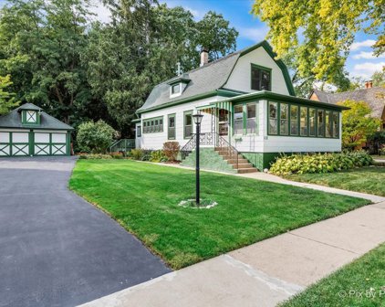 112 S Hickory Avenue, Bartlett