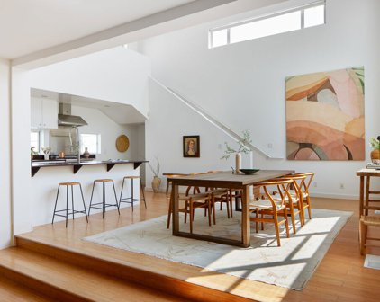 540  Vernon Ave, Venice