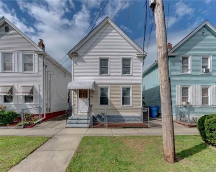 472 Shelton Avenue, Hamden
